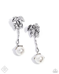 Nod to the Classics Paparazzi Accessories Earrings