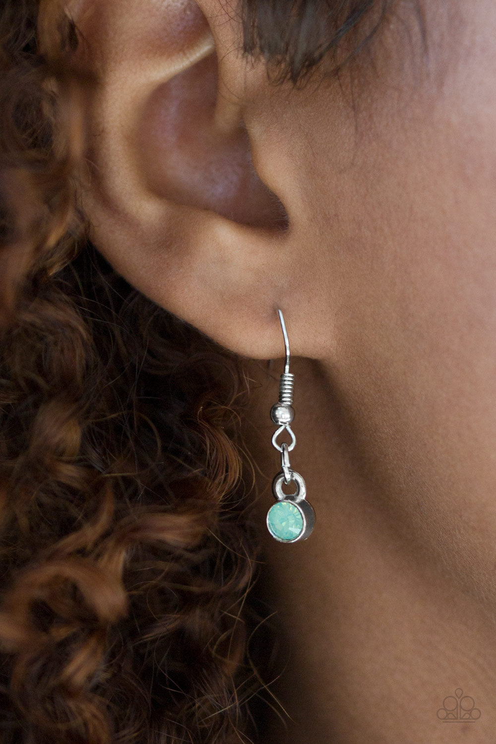 The Glow Show Paparazzi Accessories Necklace with Earrings