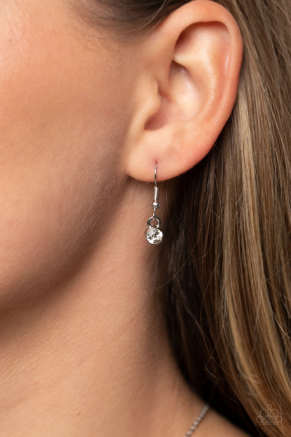 Romantic Retreat Paparazzi Accessories Necklace with Earrings - White