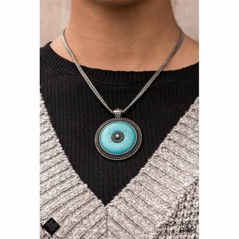 Epicenter of Attention Paparazzi Accessories Necklace with Earrings