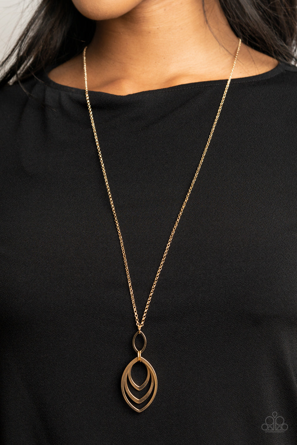 Dizzying Definition Paparazzi Necklace with Earrings Gold